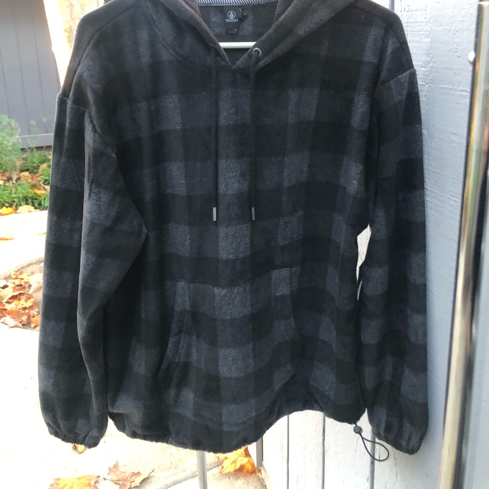 Volcom sweater